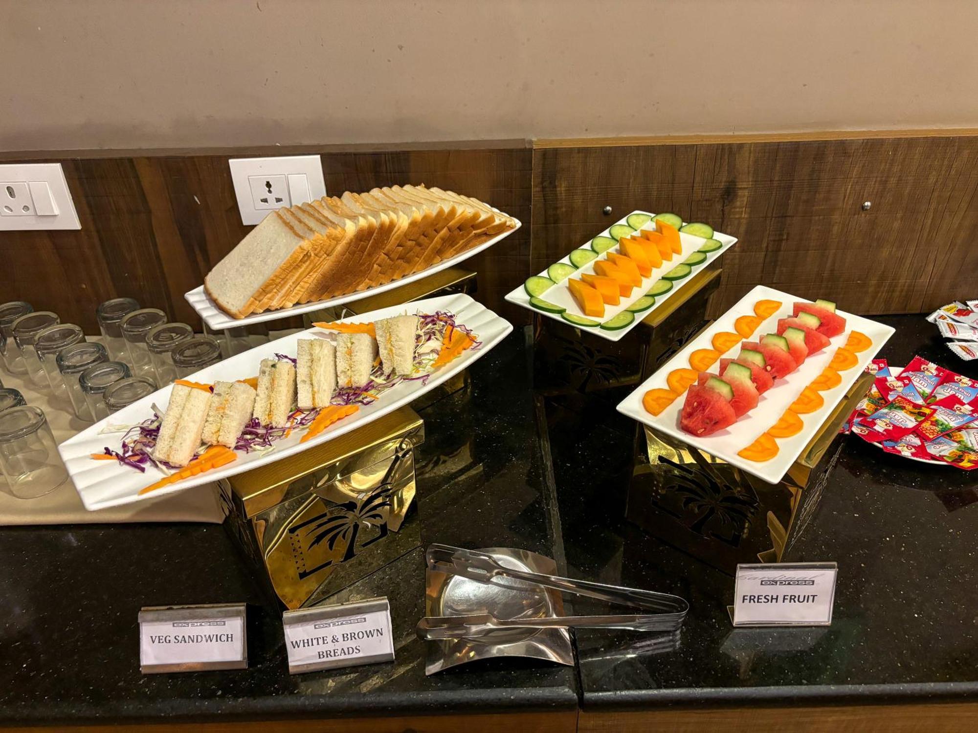 Hotel Oxmo Delhi Airport With Free Airport Transsfer Нью-Делі Екстер'єр фото