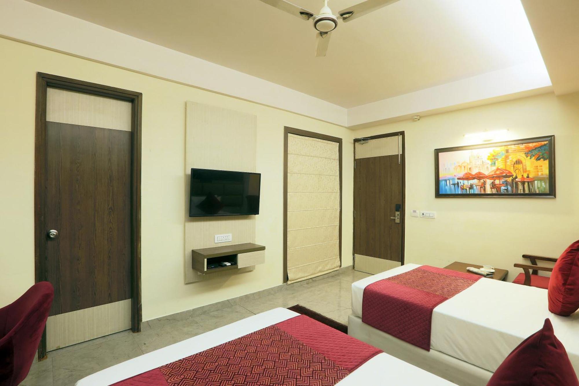 Hotel Oxmo Delhi Airport With Free Airport Transsfer Нью-Делі Екстер'єр фото