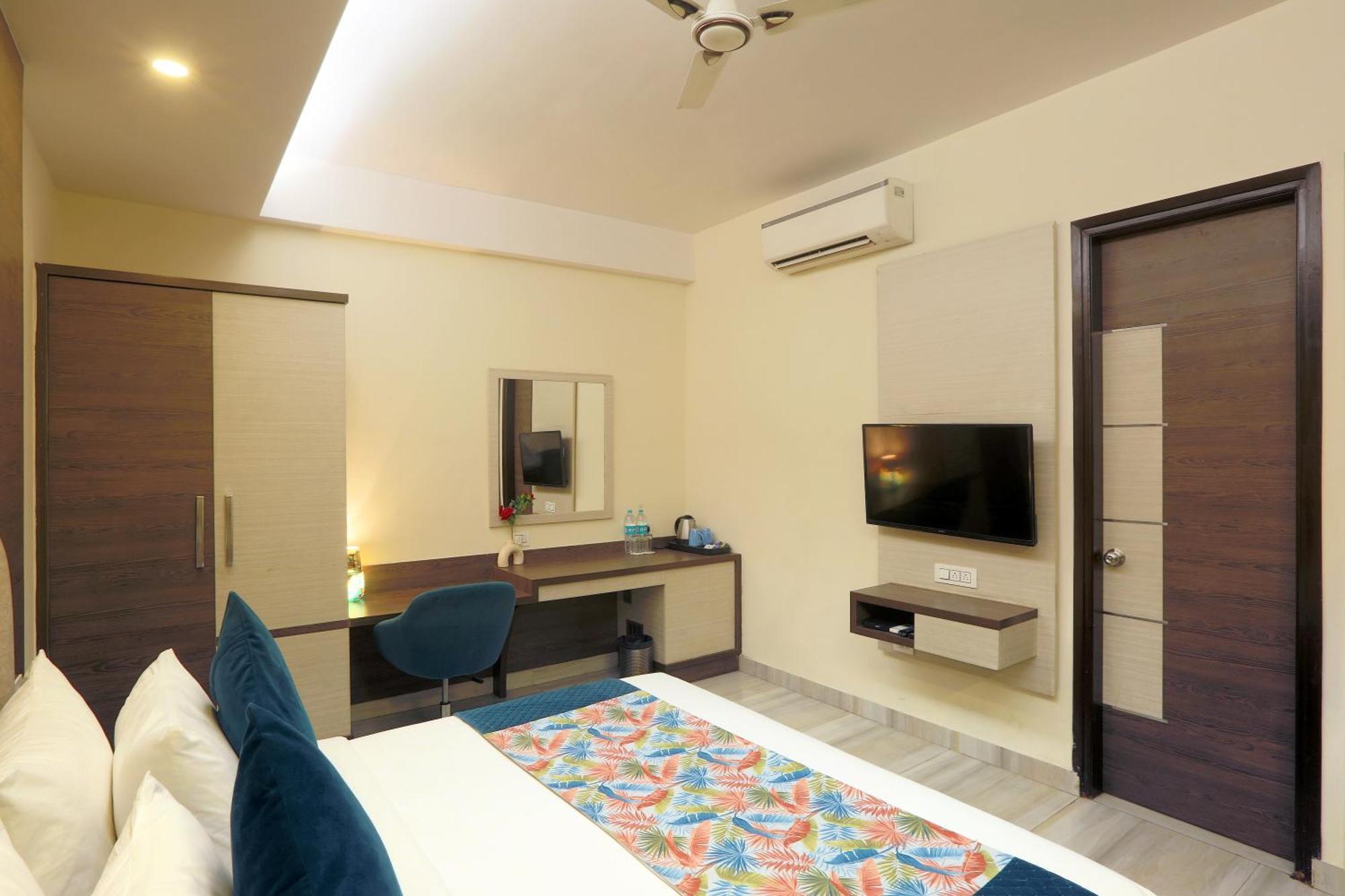 Hotel Oxmo Delhi Airport With Free Airport Transsfer Нью-Делі Екстер'єр фото